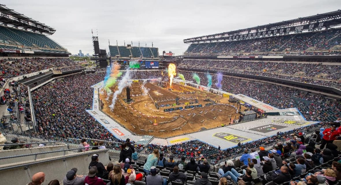 Dominant Jett Lawrence Extends Points Lead in Philadelphia!