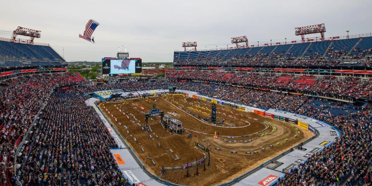 Jett Lawrence Takes Back the Lead in Nashville Supercross!