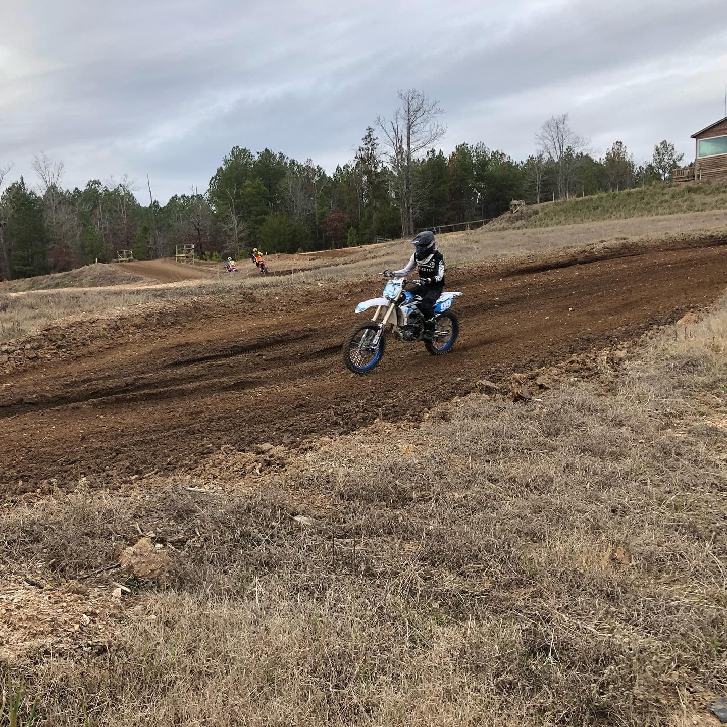 Aonia Pass MX photo 2